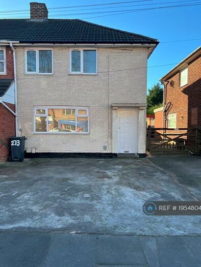 3 Bedroom Semi-Detached House To Rent In Kitts Green Road, Birmingham, B33