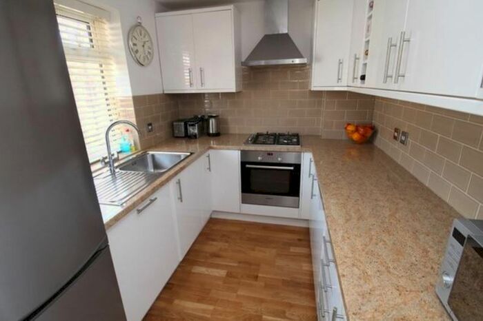 2 Bedroom Flat To Rent In Clifford Road, New Barnet, Barnet, EN5