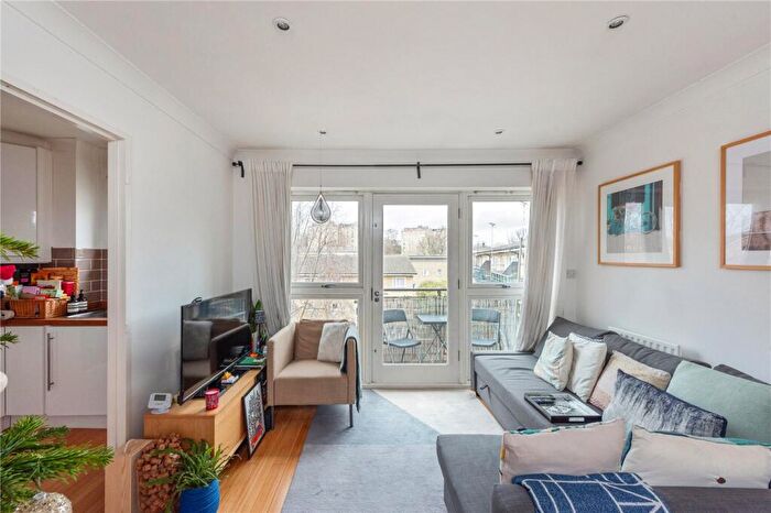 1 Bedroom Apartment For Sale In Essex Road, London, N1