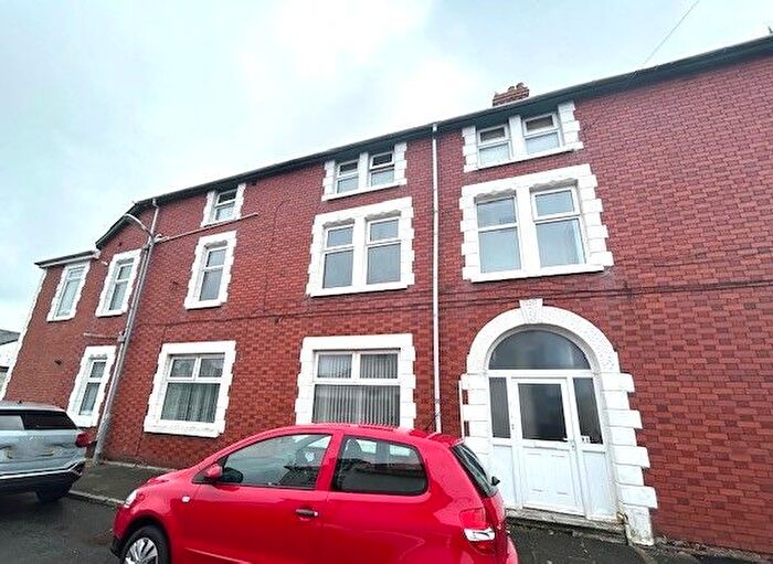 2 Bedroom Flat To Rent In Ground Floor Flat, Victoria Avenue, Porthcawl, CF36