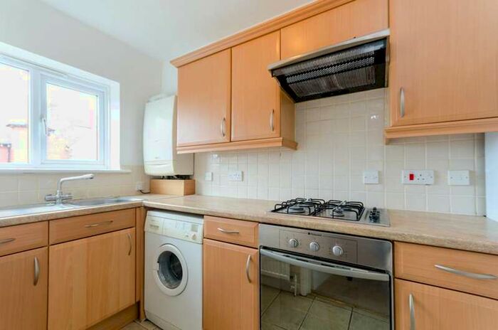 1 Bedroom Flat To Rent In Addiscombe Road, Croydon, CR0