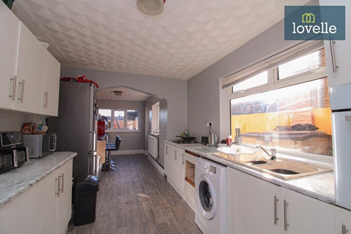 3 Bedroom Terraced House For Sale In Stanley Street, Grimsby, DN32