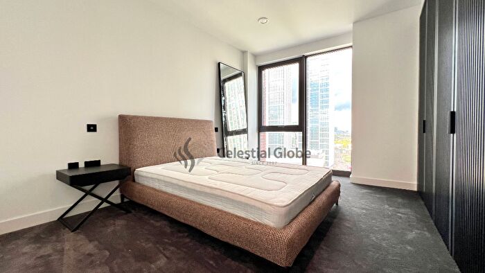 2 Bedroom Apartment To Rent In Viaduct Gardens, London, SW11