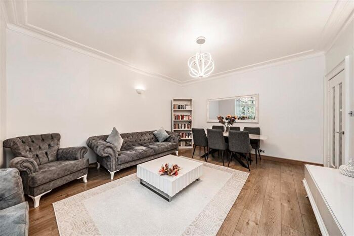 4 Bedroom Maisonette To Rent In Micheldever Road, Lee, SE12