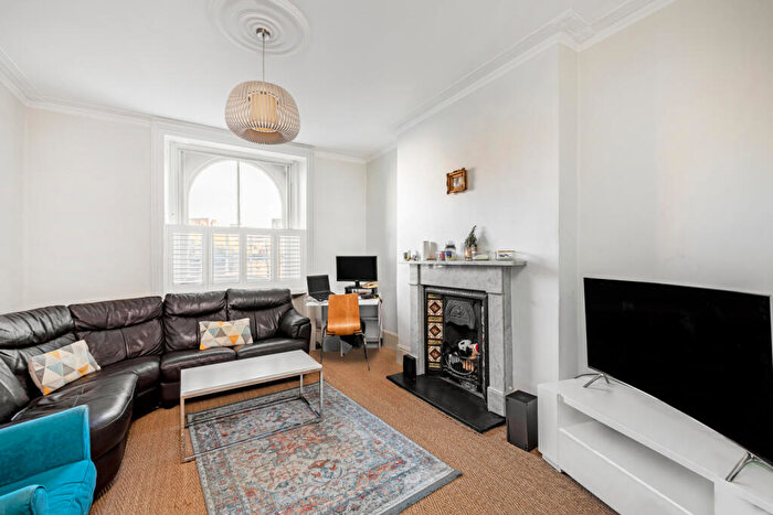 2 Bedroom Flat To Rent In Southwark, London, SE11