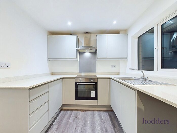 2 Bedroom Flat To Rent In Tucker Road, Ottershaw, Surrey, KT16
