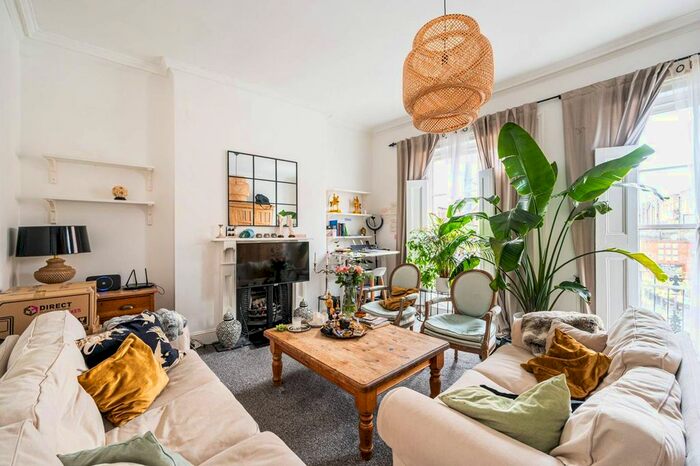 3 Bedroom Flat To Rent In Liverpool Road, Angel, London, N1