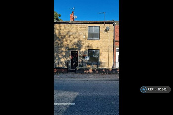 2 Bedroom Terraced House To Rent In Bury & Rochdale Old Road, Bury, BL9
