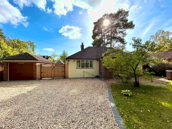 3 Bedroom Bungalow To Rent In Ellis Road, Crowthorne, Berkshire, RG45