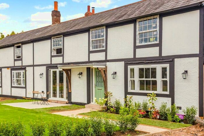 1 Bedroom Apartment For Sale In Duke's Court, Horsham Road, Beare Green, Dorking, RH5