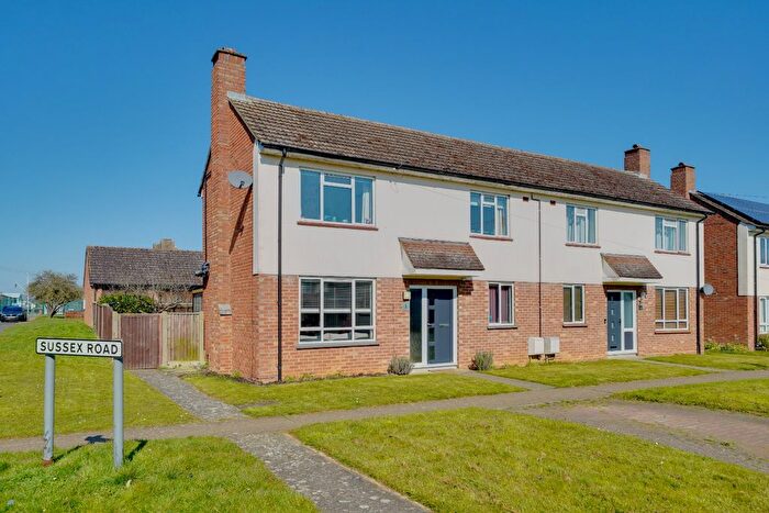 3 Bedroom Semi-Detached House For Sale In Sussex Road, Wyton, Huntingdon, Cambridgeshire, PE28