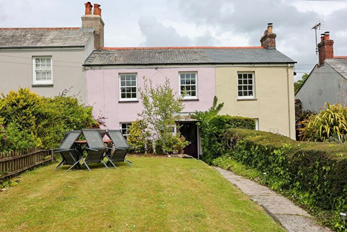 3 Bedroom Property For Sale In Charlestown Road, St Austell, PL25