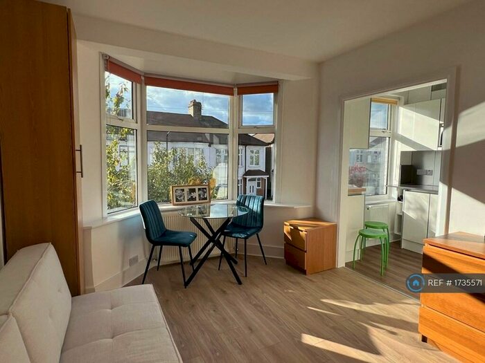 2 Bedroom Maisonette To Rent In Belvedere Road, London, E10