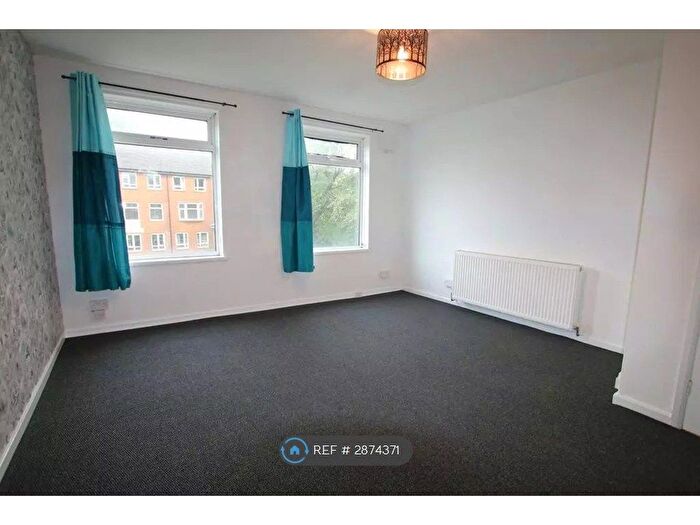 3 Bedroom Flat To Rent In Stonyhurst Road, Blackburn, BB2