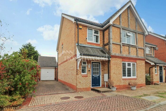 4 Bedroom Semi-Detached House To Rent In Bishopswood, Park Farm, Ashford, TN23