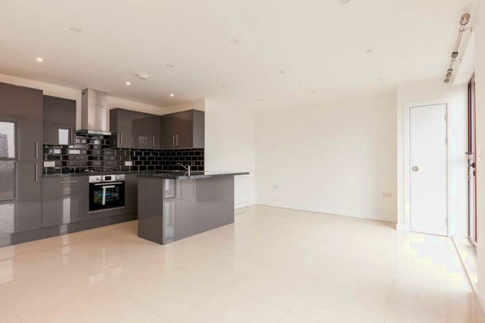 4 Bedroom Flat To Rent In Old Street, Shoreditch, London, EC1V