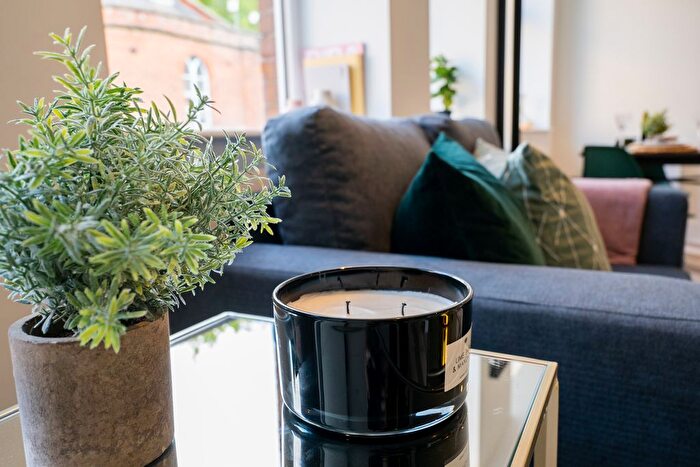 1 Bedroom Flat To Rent In Duke Street, Manchester, M3