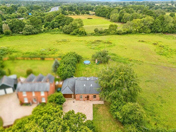 3 Bedroom Bungalow For Sale In Newbridge, Cadnam, Southampton, Hampshire, SO40