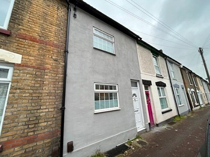 3 Bedroom Property To Rent In Thorold Road, Chatham, ME5