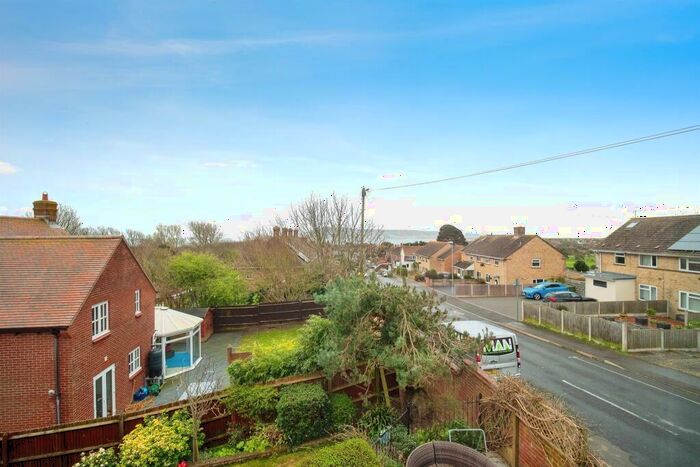 4 Bedroom Detached House For Sale In Thornlow Close, Weymouth, DT4