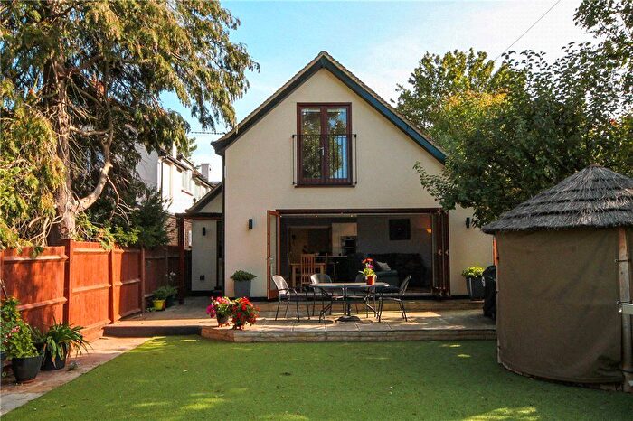 4 Bedroom Detached House For Sale In Chessington Road, Epsom, KT17