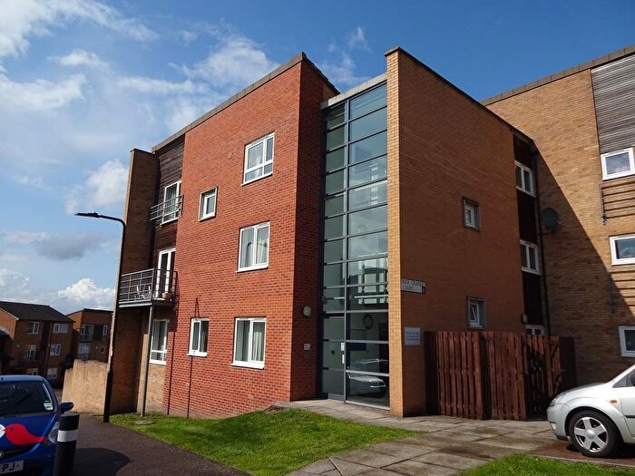 3 Bedroom Flat To Rent In Park Grange Court, Sheffield, S2
