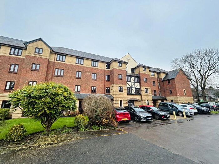 1 Bedroom Flat For Sale In Liddiard Court, Belfry Drive, Wollaston, DY8
