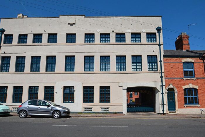 2 Bedroom Flat For Sale In Clare Street, Northampton, NN1