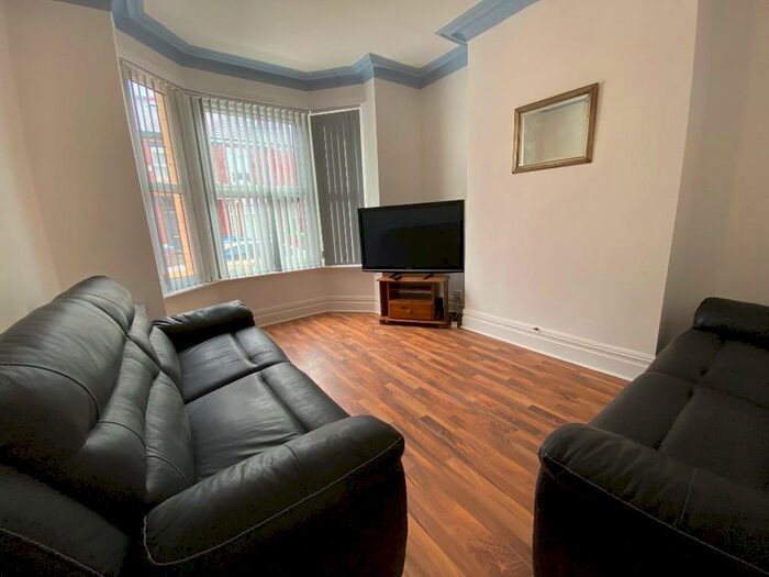 4 Bedroom Terraced House To Rent In Whitby Road, Manchester, Greater Manchester, M14