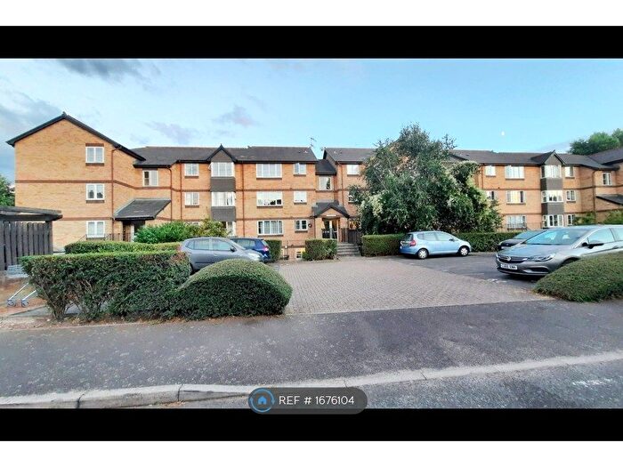 2 Bedroom Flat To Rent In Constable Court, London, SE16