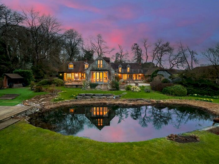 9 Bedroom Country House For Sale In Kidmore End, South Oxfordshire, RG4