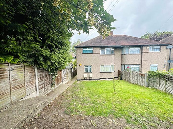 2 Bedroom Maisonette For Sale In Moremead Road, London, SE6