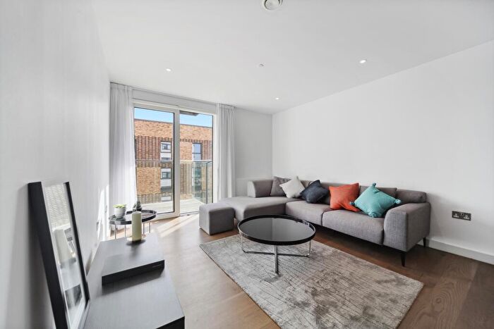 2 Bedroom Apartment To Rent In Mawes House, SE17