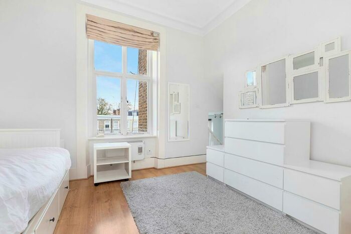 Studio To Rent In Finborough Road, SW10