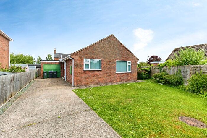 2 Bedroom Detached Bungalow For Sale In Orchard Park, Grimoldby, LN11