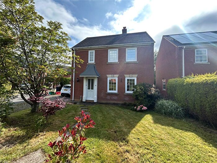 3 Bedroom Semi-Detached House To Rent In Park Avenue, Kerry, Newtown, Powys, SY16