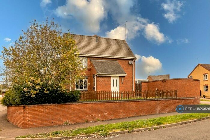 3 Bedroom Semi-Detached House To Rent In Pound Way, Southam, CV47