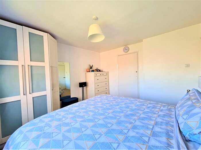 2 Bedroom Flat For Sale In Grange Road, Ealing, London, W5