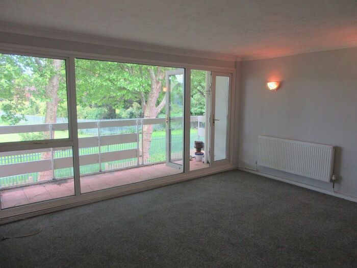2 Bedroom Flat To Rent In Royston Gardens, Redbridge, IG1