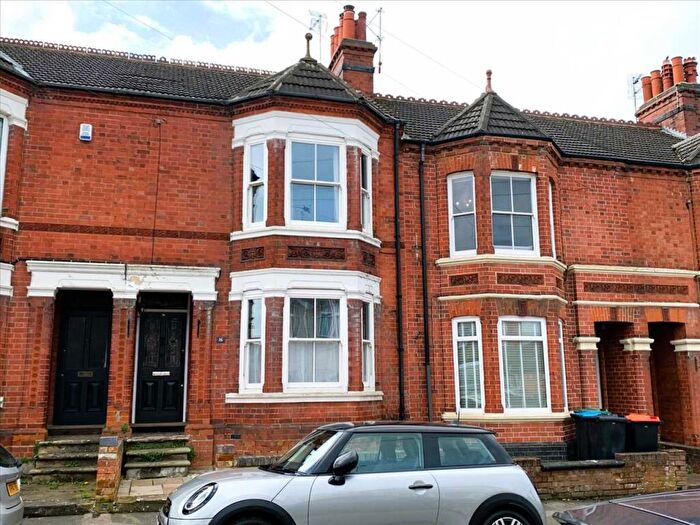 3 Bedroom Terraced House For Sale In Moon Street, Wolverton, Milton Keynes, MK12