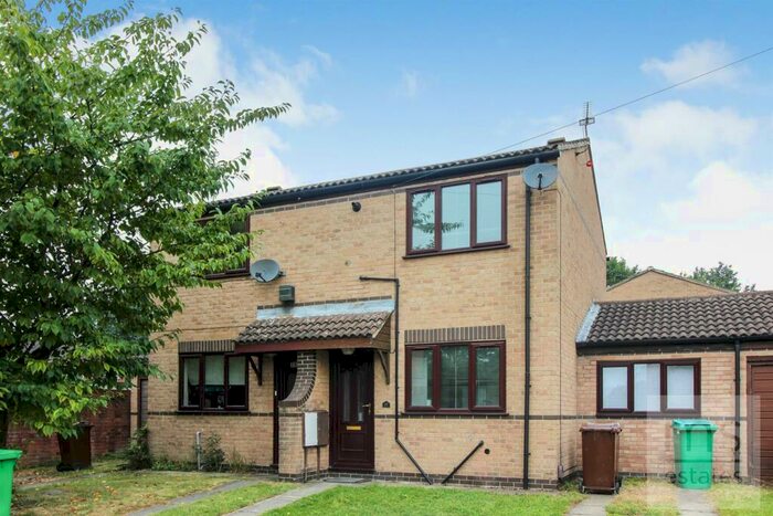 2 Bedroom Semi-Detached House To Rent In £pppw. Lenton Manor, Lenton, Nottingham, NG7