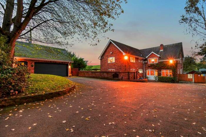 4 Bedroom Detached House For Sale In Uttoxeter Road, Blithbury, Staffordshire WS15