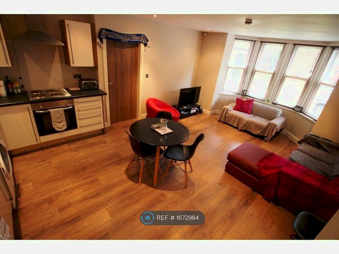 1 Bedroom Flat To Rent In Back Broomfield Crescent, Leeds, LS6