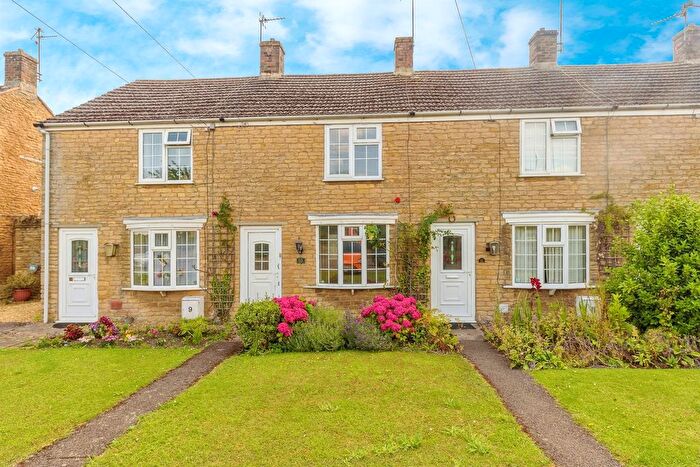 2 Bedroom Property For Sale In Stamford Road, Barnack, Stamford, PE9