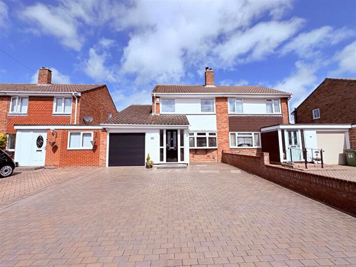 3 Bedroom Semi-Detached House For Sale In Quintrel Avenue, Portchester, PO16