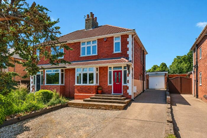 3 Bedroom Semi Detached House For Sale In Nottingham Road, Hucknall, Nottingham, NG15