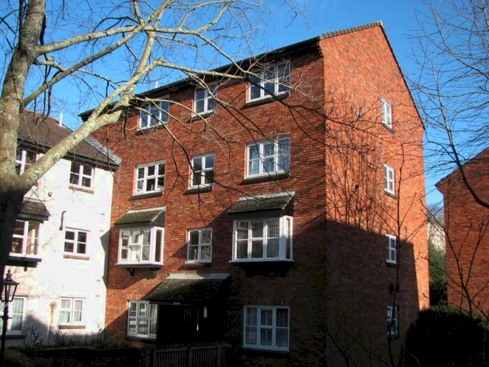 2 Bedroom Flat To Rent In Portland Court, Plymouth, Devon PL1