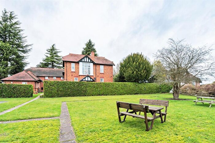 1 Bedroom Flat For Sale In Catherines Close, Catherine-De-Barnes, Solihull, B91