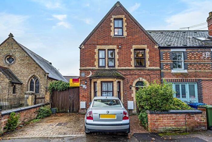 2 Bedroom Flat To Rent In Godstow Road, Wolvercote, Oxford, OX2