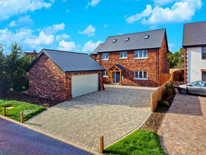 5 Bedroom Detached House For Sale In Wooding Close, Houghton Conquest, Bedfordshire, MK45